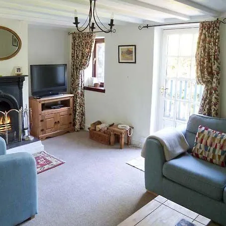 Summer Cottage, Grange-over-sands Дом отдыха Грейндж-овер-Сандс